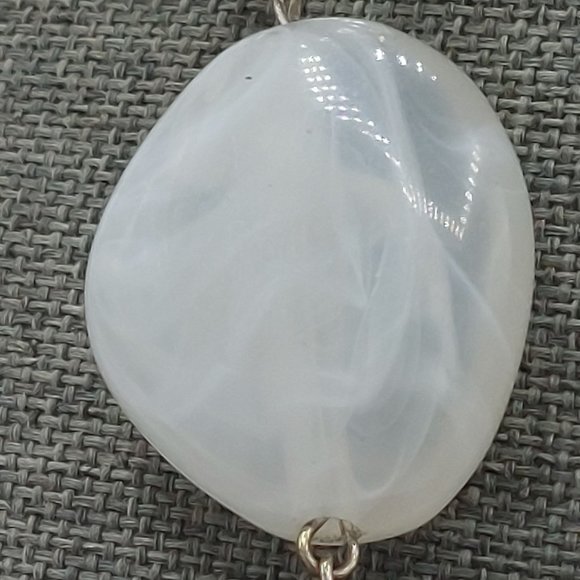 Black White Beaded Necklace Asymmetrical Silver Toned Chain Resin Beads 21" Long - Picture 7 of 11